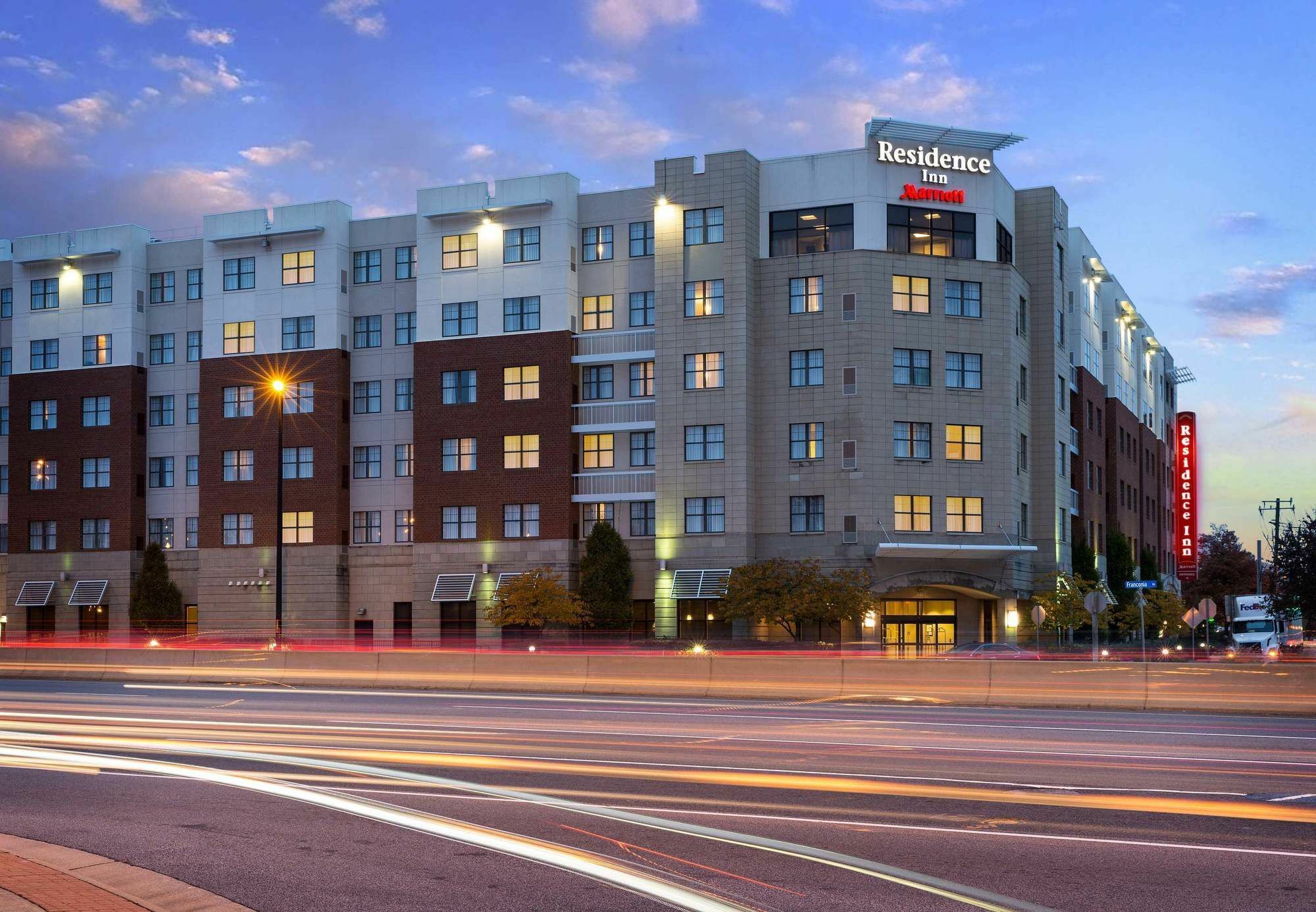Residence Inn By Marriott Springfield Old Keene Mill Exteriör bild