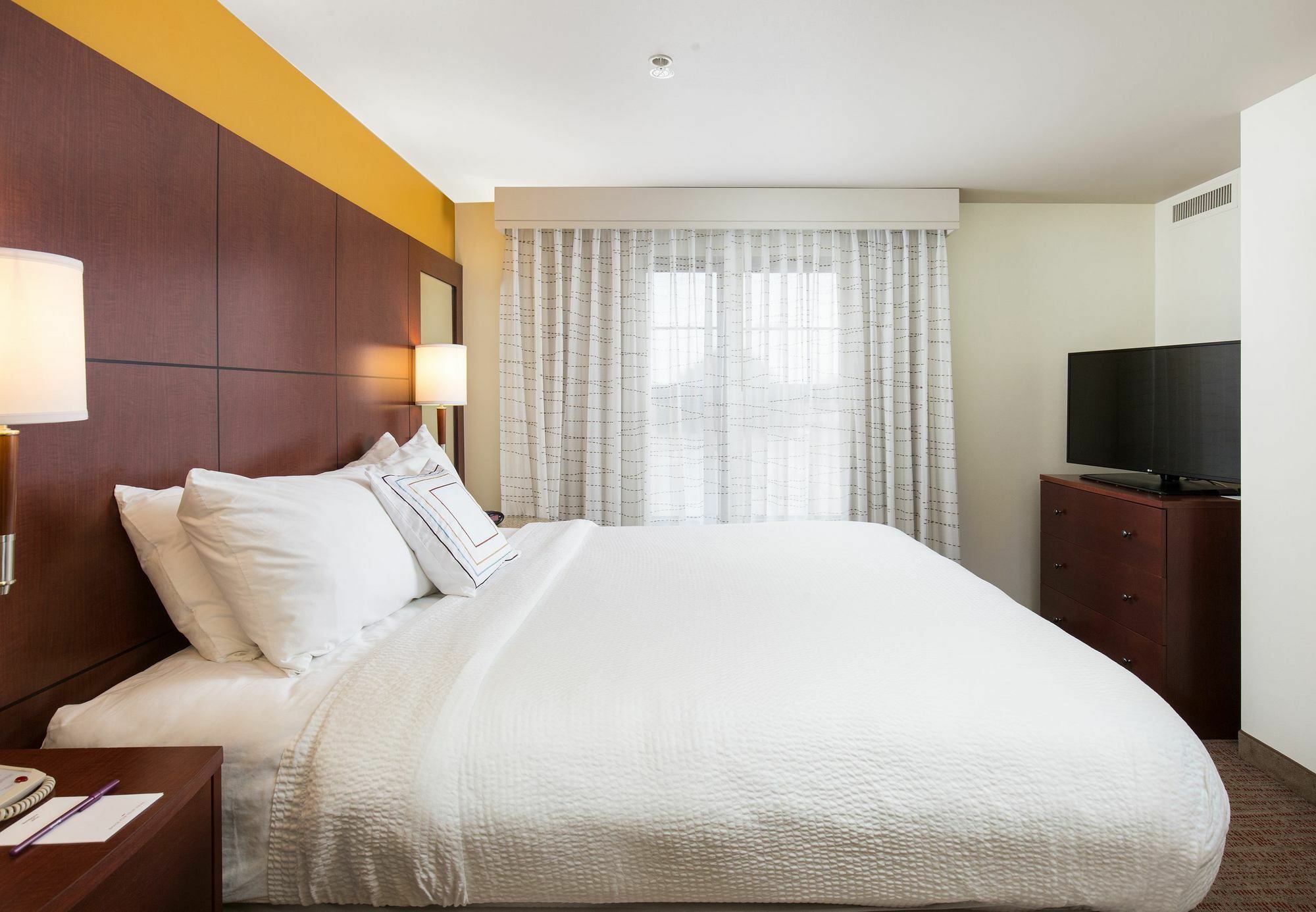 Residence Inn By Marriott Springfield Old Keene Mill Exteriör bild